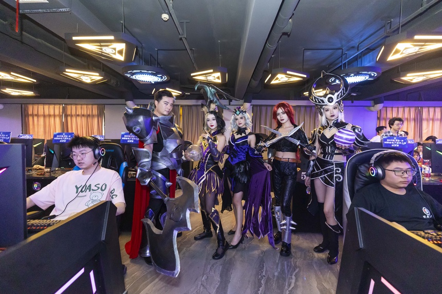 易方达全球成长精选混合(QDII)人民币C(图1)